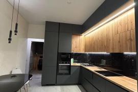 3-к. квартира, 87,1 м², 1/3 эт.