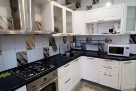 3-к. квартира, 84 м², 2/8 эт.